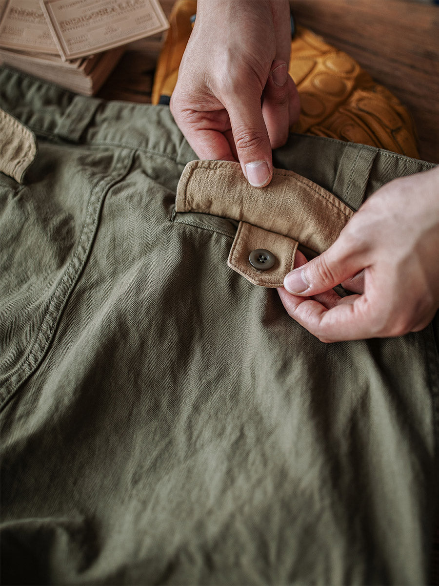 LEVI - PANTALONES DE SARGA ESPIGA ESTILO MILITAR