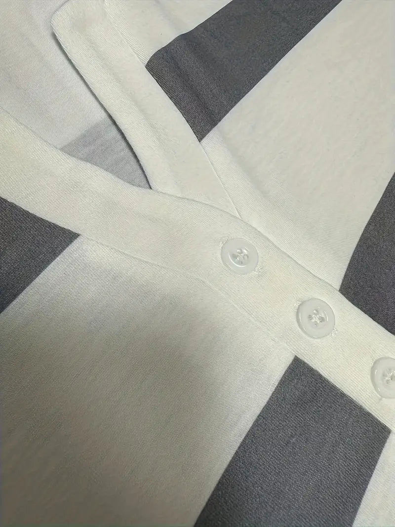 EIRAH - BLUSA ESENCIAL CON ESCOTE EN V Y ESTAMPADO DE RAYAS