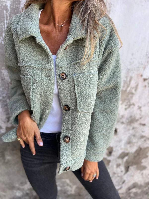 DARA - CHAQUETA CORTA CON SOLAPA