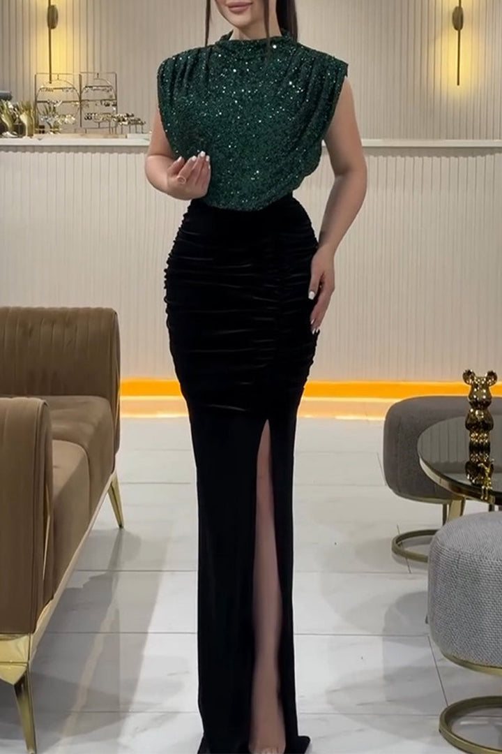 CATE - VESTIDO GLAMUROSO CON ABERTURA Y LENTEJUELAS CON CUELLO ALTO MEDIO