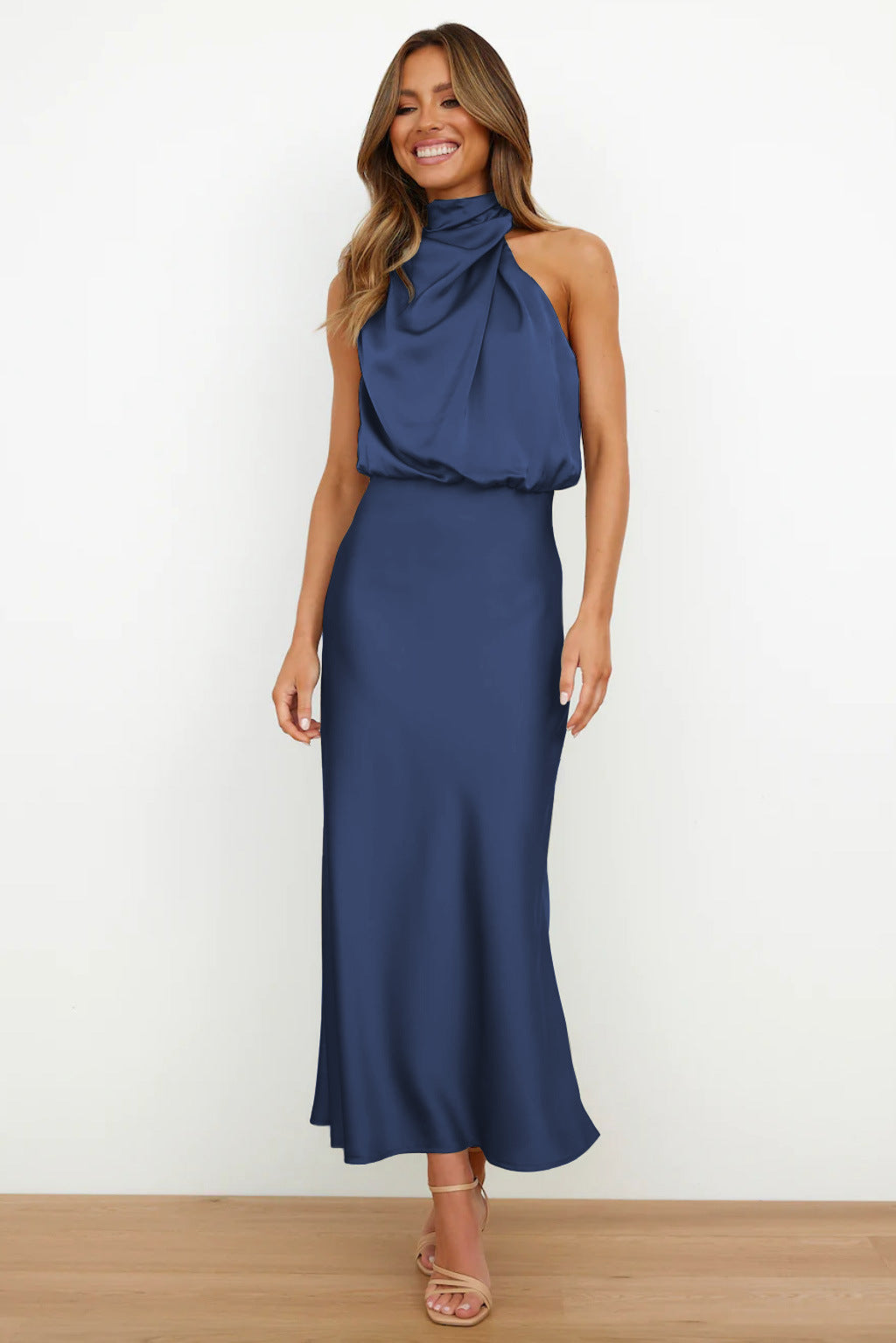 CAI - VESTIDO MAXI DE SATÍN CON CUELLO HALTER
