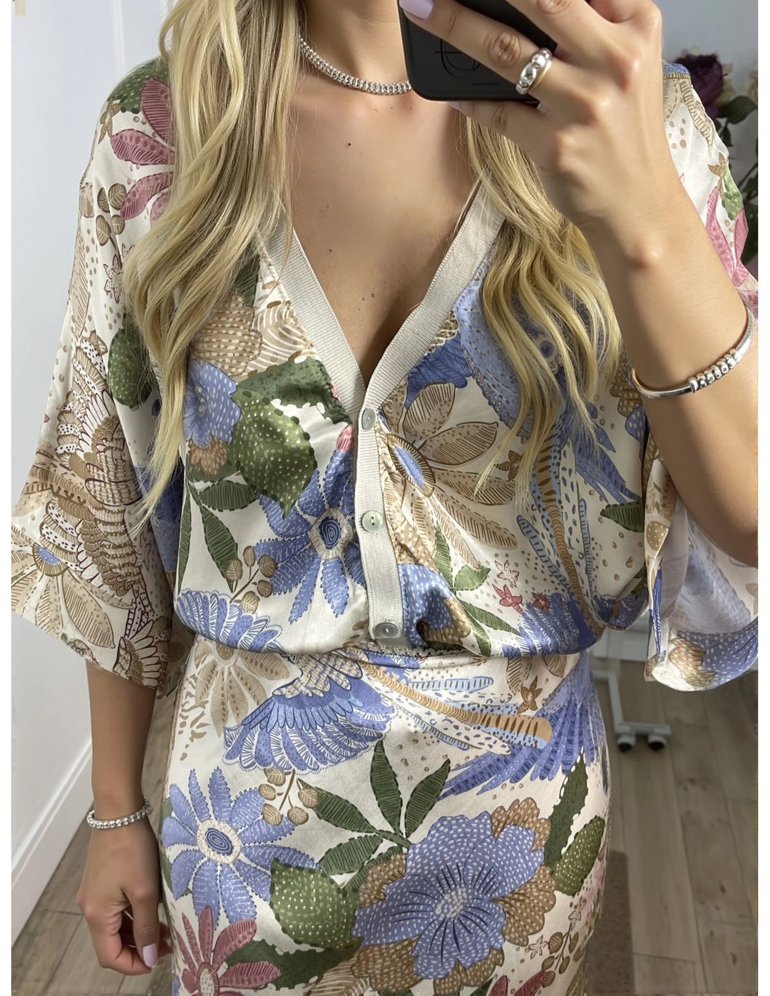 DANA - CONJUNTO FLORAL DE SEDA
