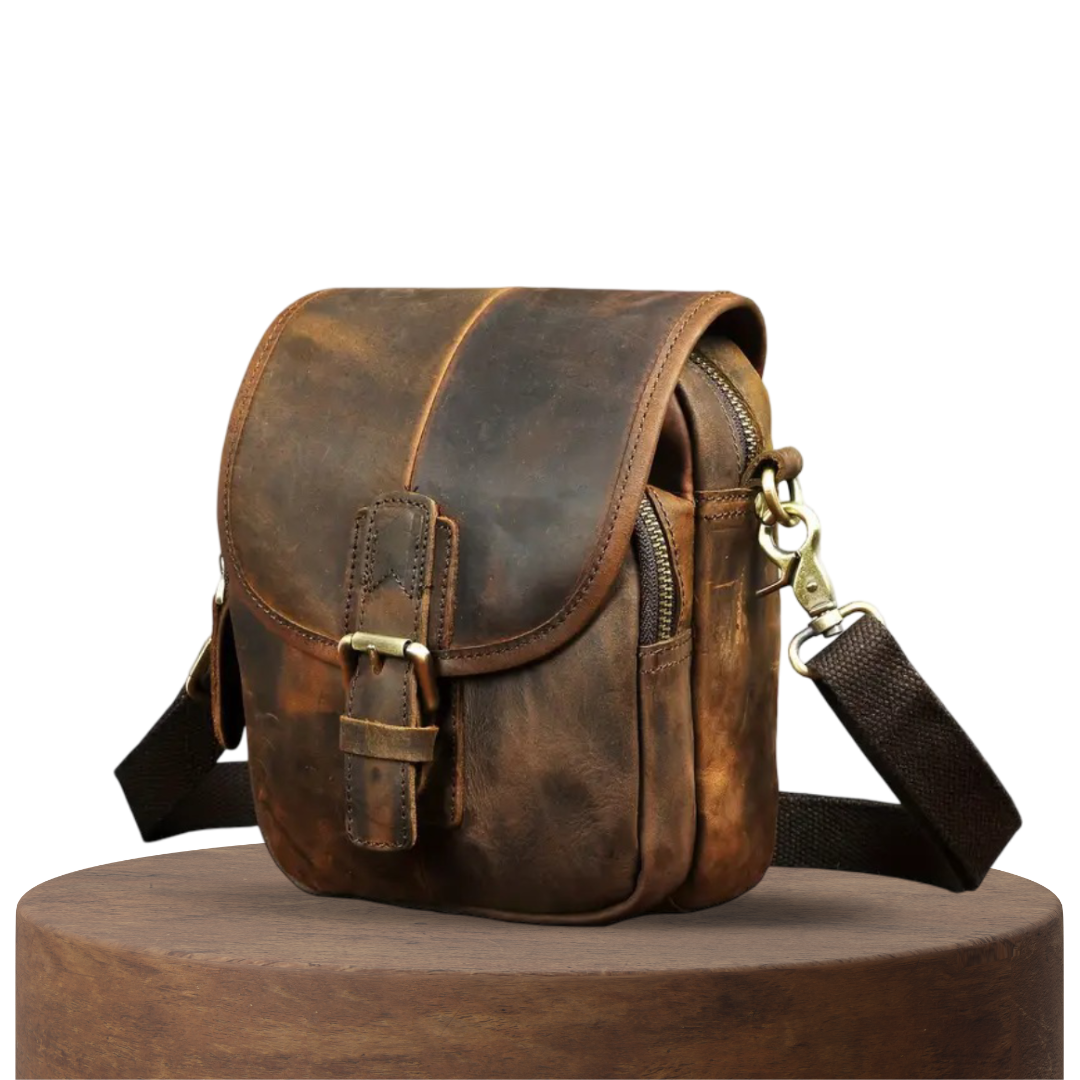 Nolan | Bolsa Cruzada Compacta de Cuero con Solapa y Hebilla
