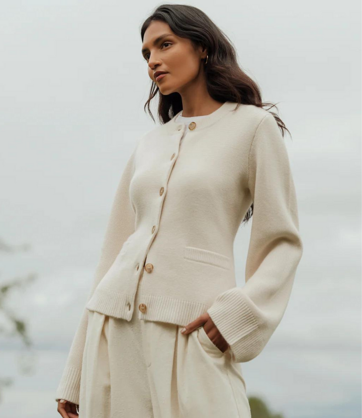 BELLAMY - CARDIGAN DE MANGA CAMPANA LISA