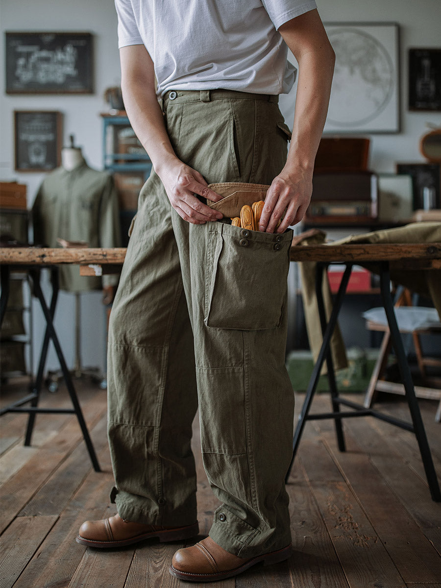 LEVI - PANTALONES DE SARGA ESPIGA ESTILO MILITAR