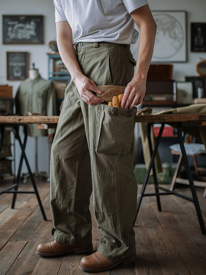LEVI - PANTALONES DE SARGA ESPIGA ESTILO MILITAR