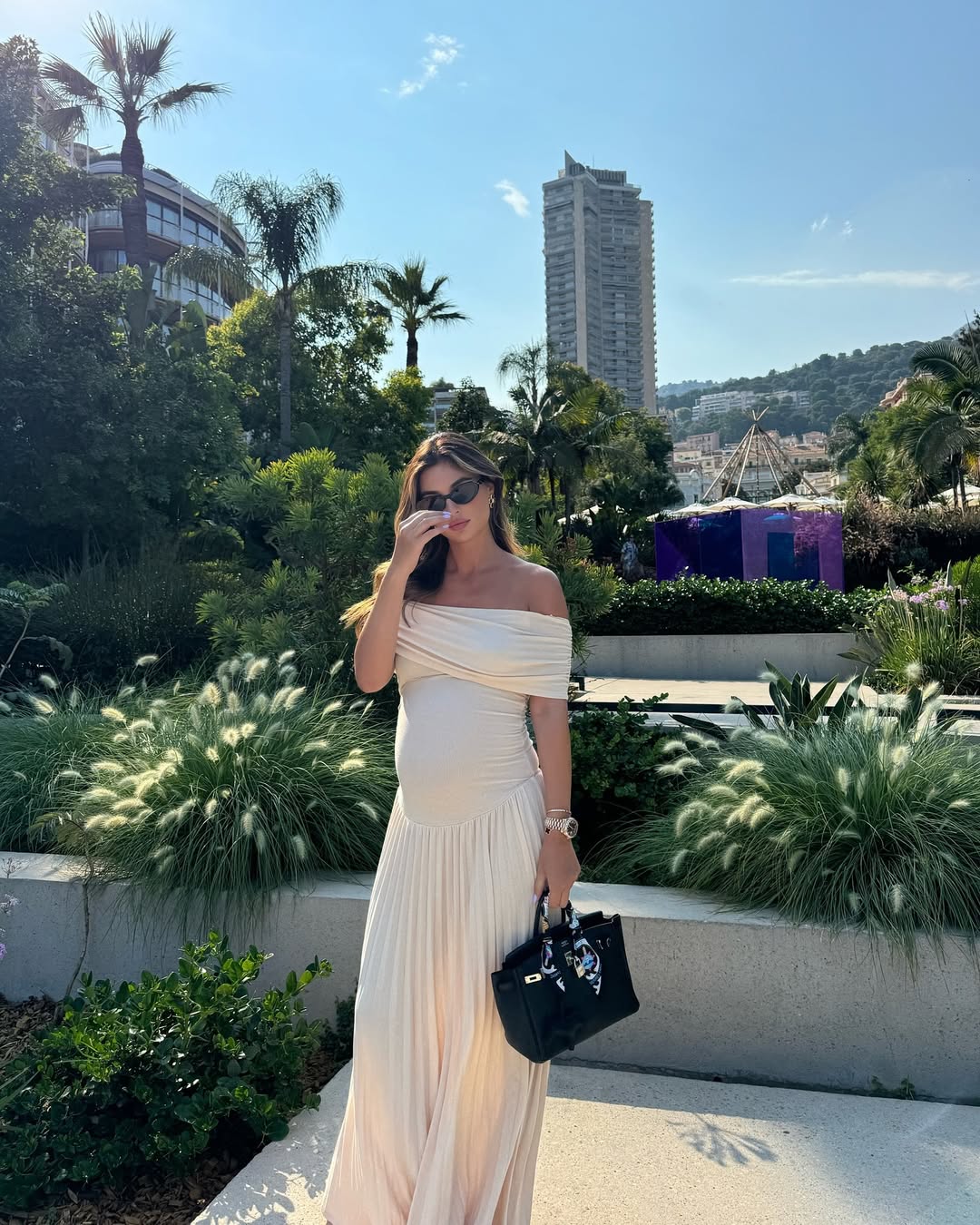 CALARA - VESTIDO MAXI MATERNAL FLUIDO CON HOMBROS DESCUBIERTOS