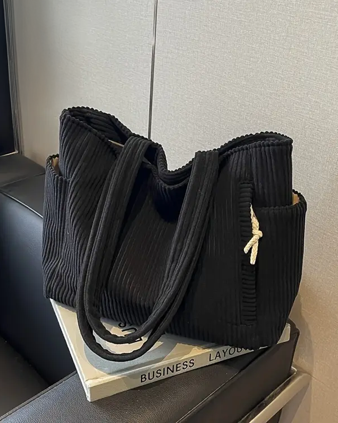RAMONA – BOLSA TOTE ACANALADA CON DETALLE DE CORDÓN
