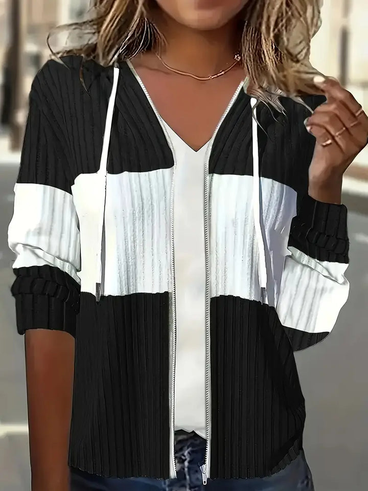LIBBY - CHAQUETA CON CAPUCHA AJUSTADA