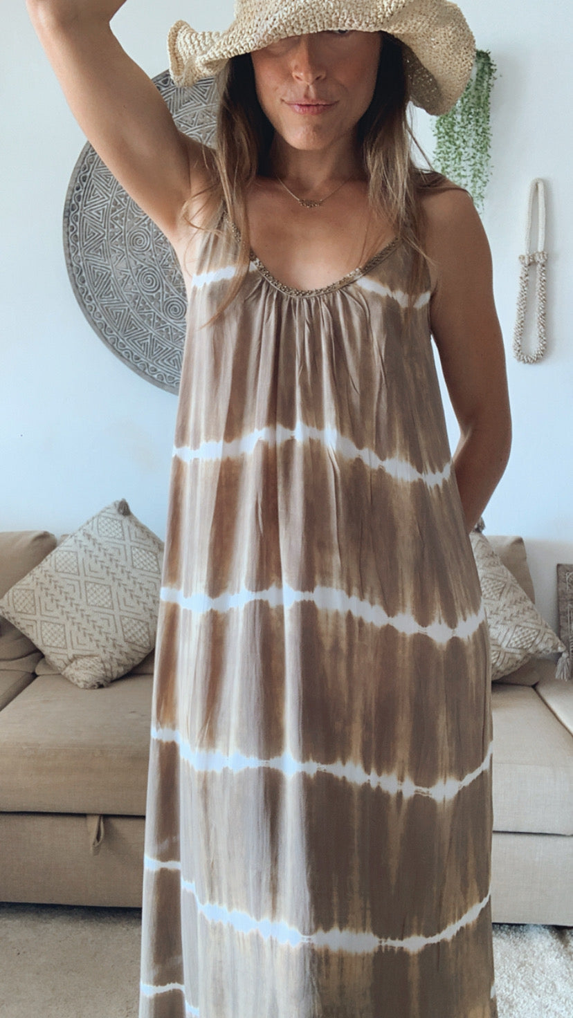 CLARITA - VESTIDO BEIGE DE ORILLA DE VERANO