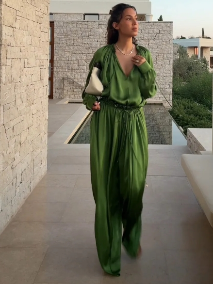 TALIYAH - CONJUNTO DE PANTALONES RELAJADOS DE SATÉN DE LUJO