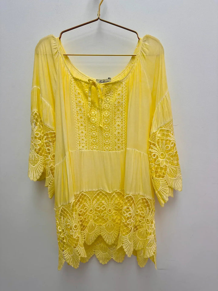 LINA - BLUSA MINIMALISTA DE CUELLO REDONDO