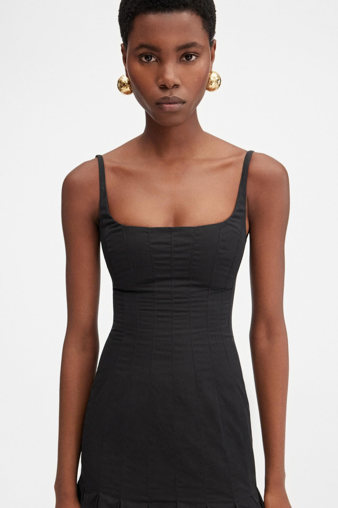 AMIRA - VESTIDO MIDI QUE DEFINE LA FIGURA
