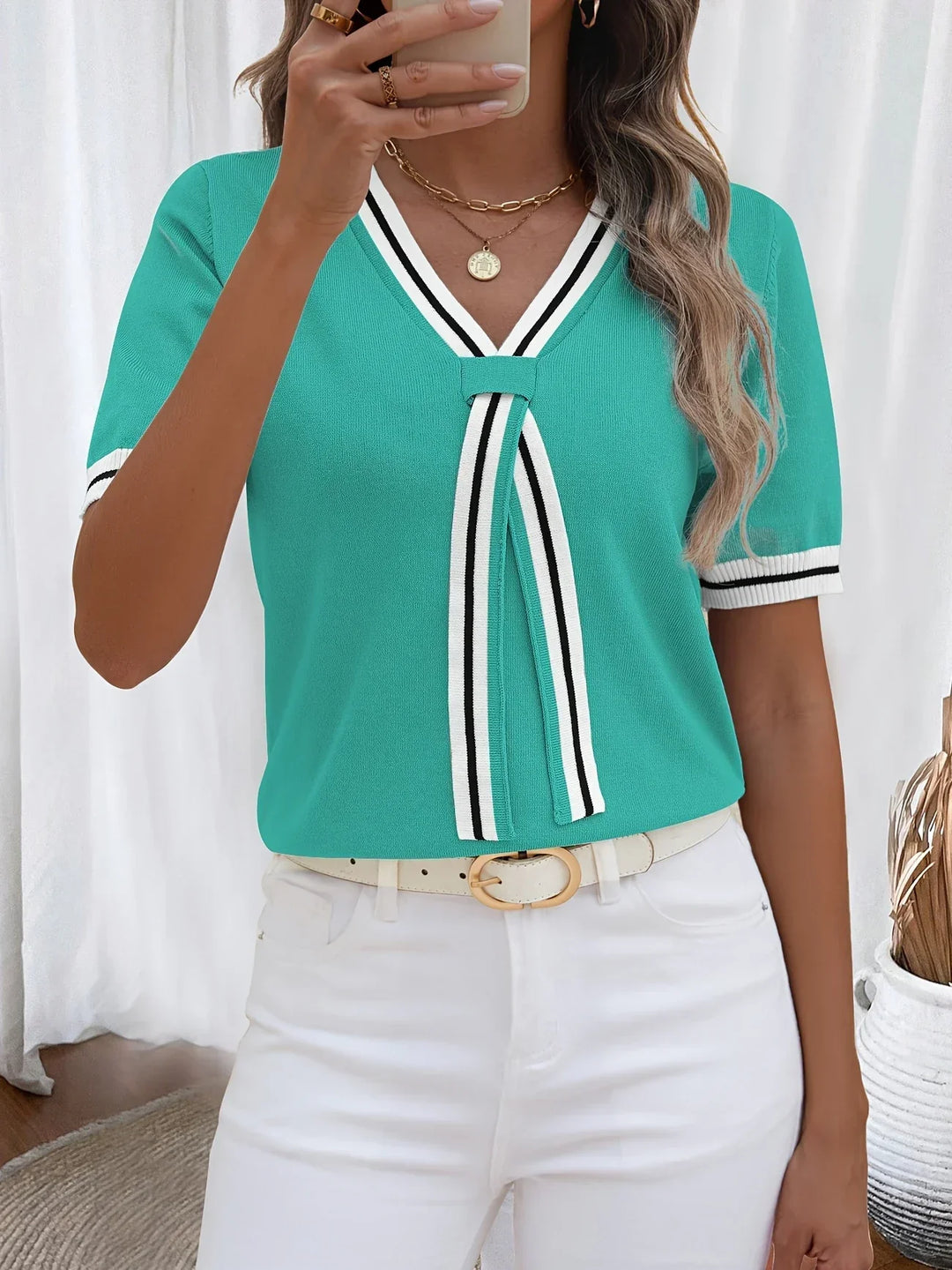 CLAUDE - TOP DE ELEGANCIA ACOGEDORA CON ESCOTE EN V