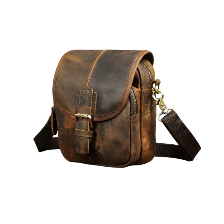 Nolan | Bolsa Cruzada Compacta de Cuero con Solapa y Hebilla