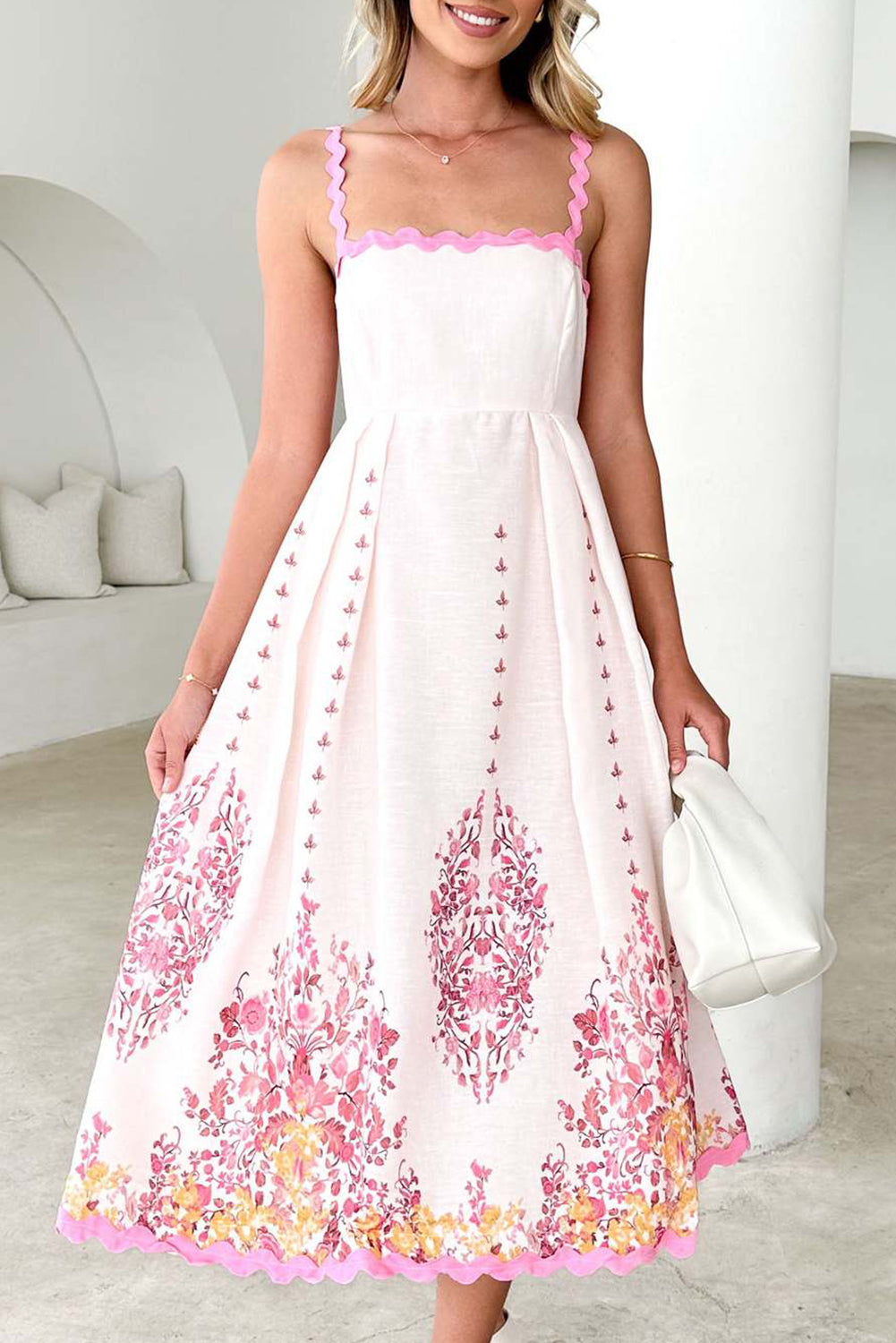 ARETE - VESTIDO SIN ESPALDA CON FLORES
