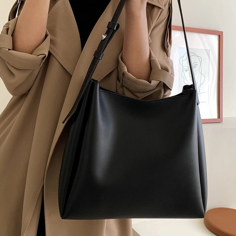 BELLA - BOLSO ESPACIOSO