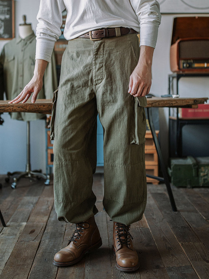 LEVI - PANTALONES DE SARGA ESPIGA ESTILO MILITAR