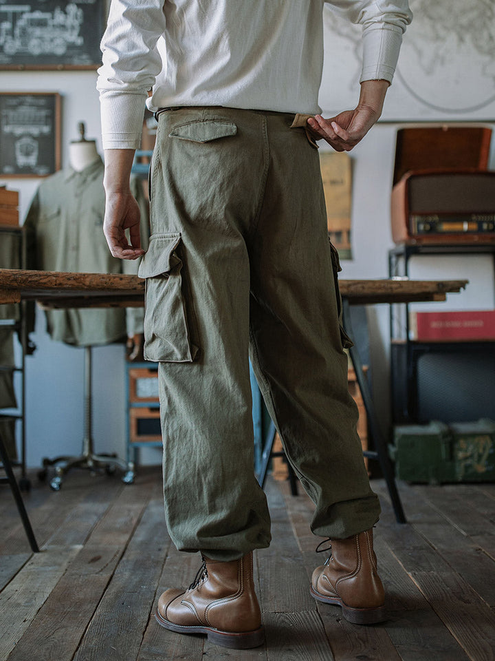 LEVI - PANTALONES DE SARGA ESPIGA ESTILO MILITAR