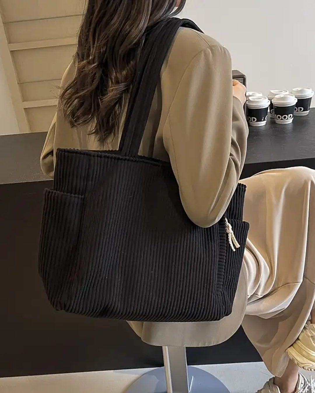 RAMONA – BOLSA TOTE ACANALADA CON DETALLE DE CORDÓN
