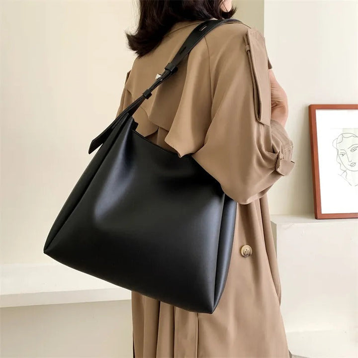 BELLA - BOLSO ESPACIOSO