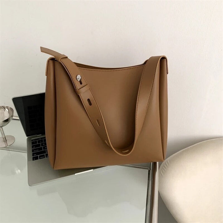 BELLA - BOLSO ESPACIOSO
