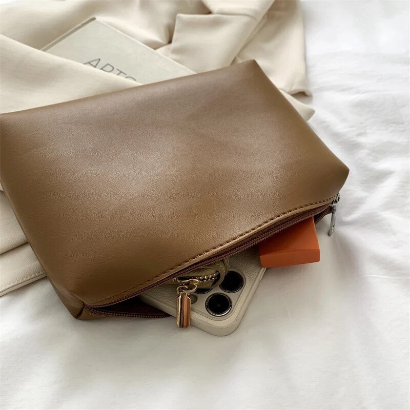 BELLA - BOLSO ESPACIOSO