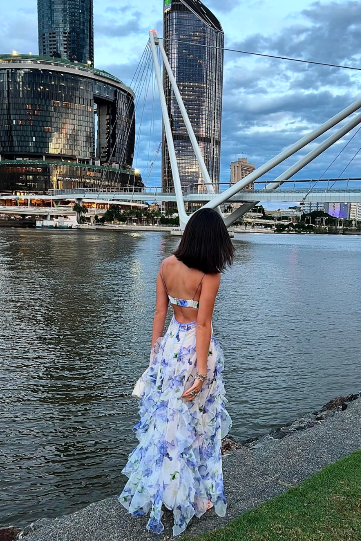 Gloria - Vestido Maxi de Playa con Corte Floral y Abertura