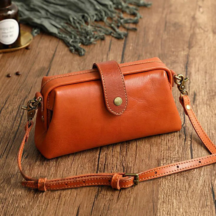 JACQUELINE - BOLSO DE CUERO CON ENCANTO ETERNO