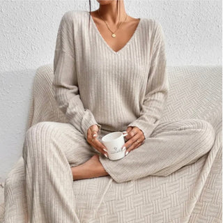 BLANCA - EL CONJUNTO MINIMALISTA DE ROPA CÓMODA