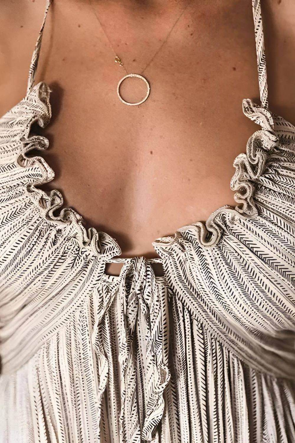 ASHLYN - VESTIDO MODERNO PLISADO Y FLUIDO