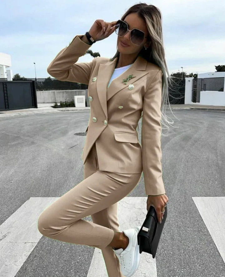 ALESSANDRA - CONJUNTO DE ESTILO CONFIADO