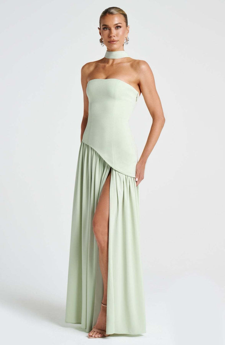 VESTIDO ELEGANCIA AL ATARDECER HORA DORADA