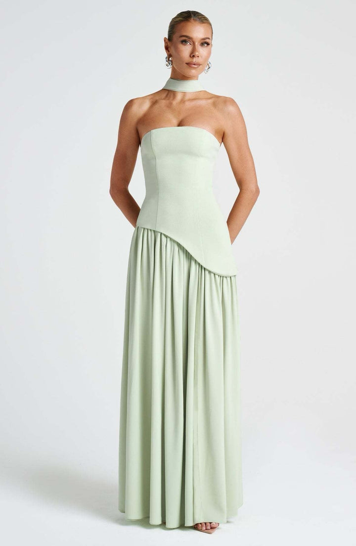 VESTIDO ELEGANCIA AL ATARDECER HORA DORADA