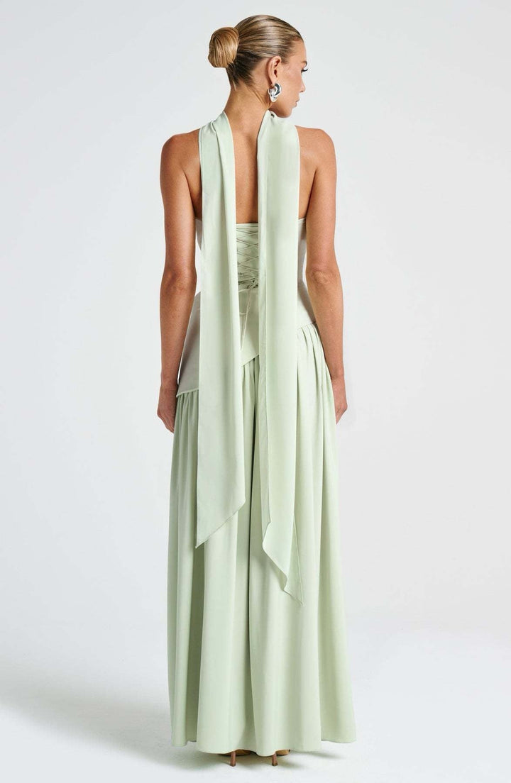 VESTIDO ELEGANCIA AL ATARDECER HORA DORADA