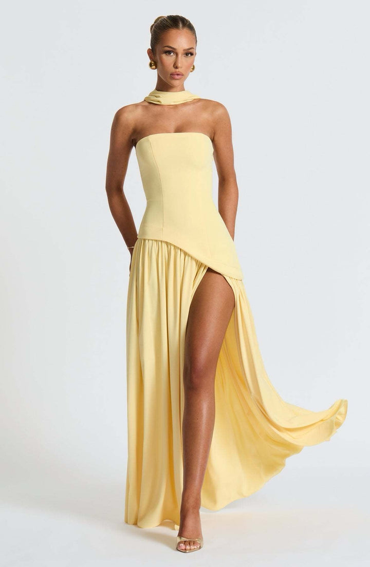VESTIDO ELEGANCIA AL ATARDECER HORA DORADA