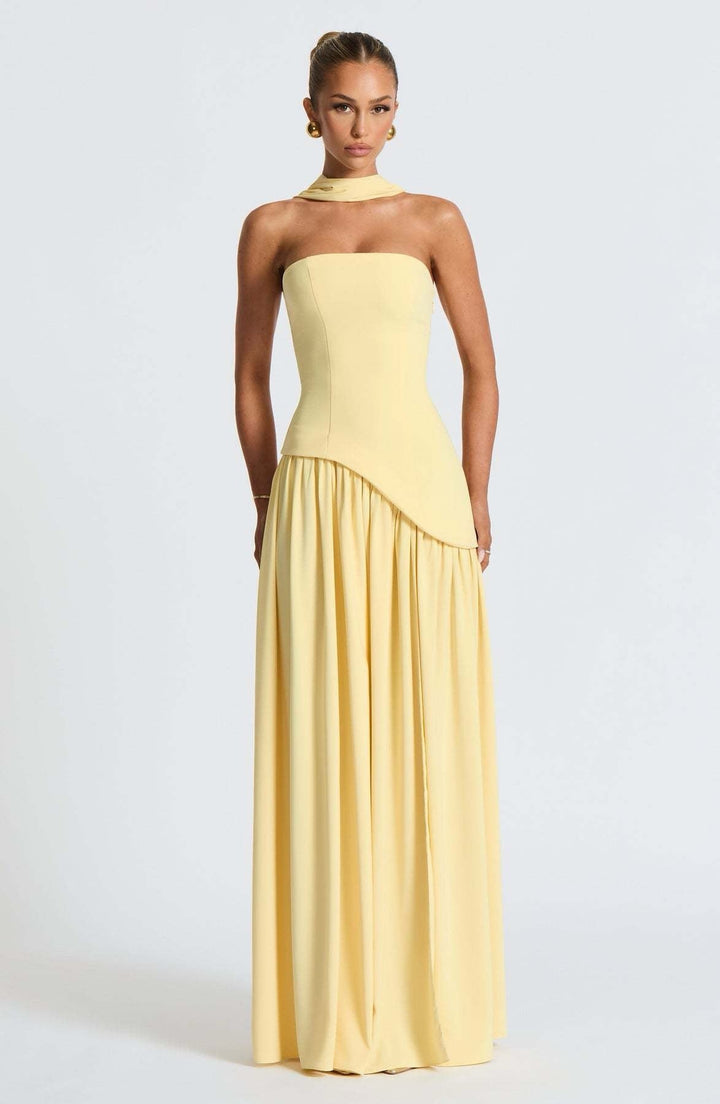 VESTIDO ELEGANCIA AL ATARDECER HORA DORADA