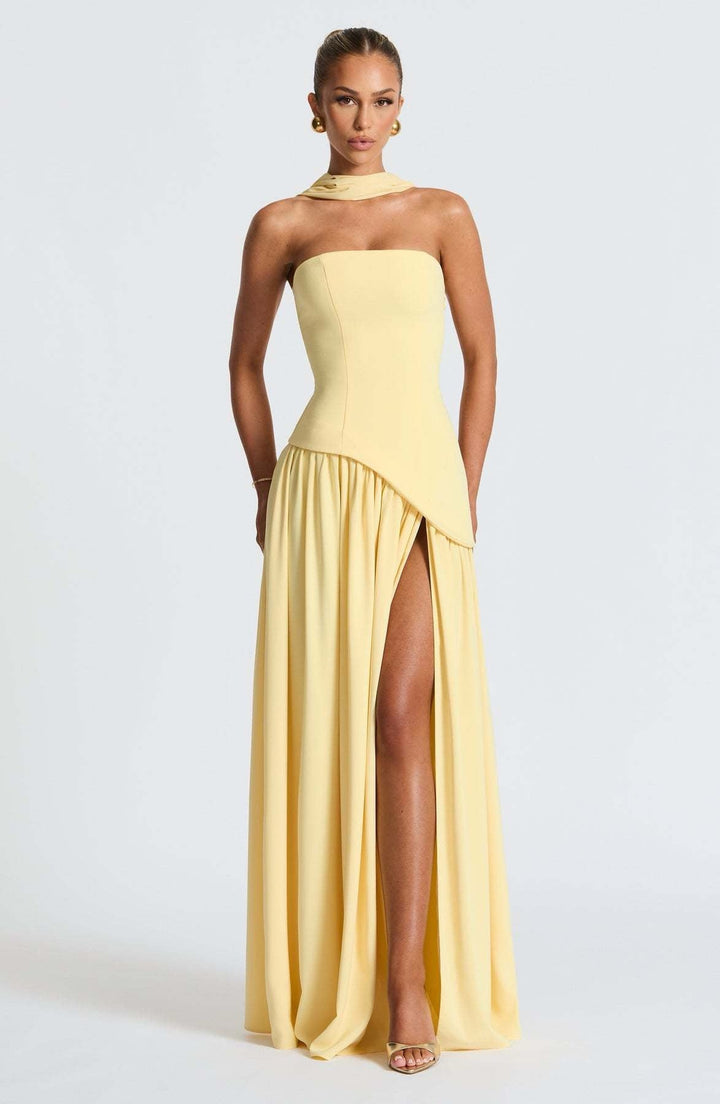 VESTIDO ELEGANCIA AL ATARDECER HORA DORADA