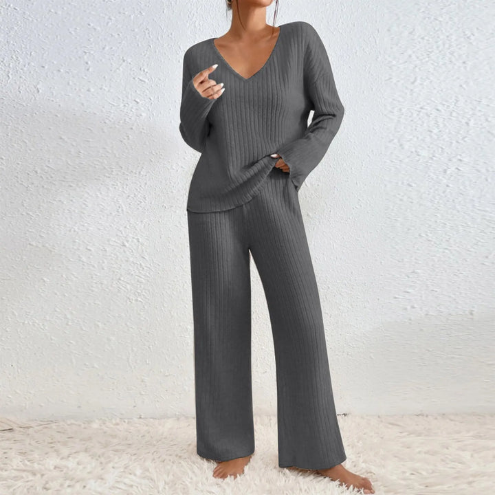 BLANCA - EL CONJUNTO MINIMALISTA DE ROPA CÓMODA