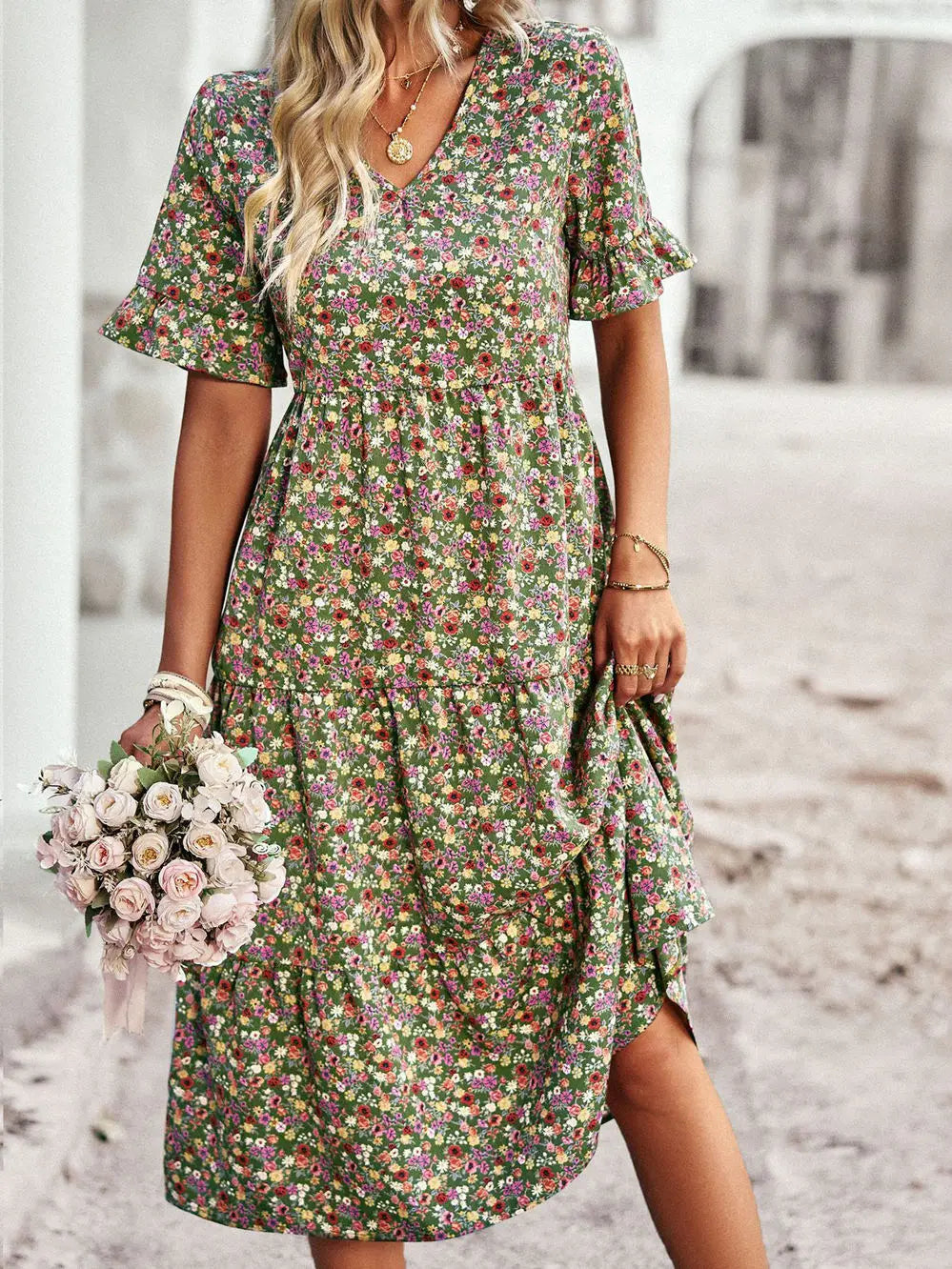 PAULA - VESTIDO FLORAL ELEGANTE CON ESCOTE EN V