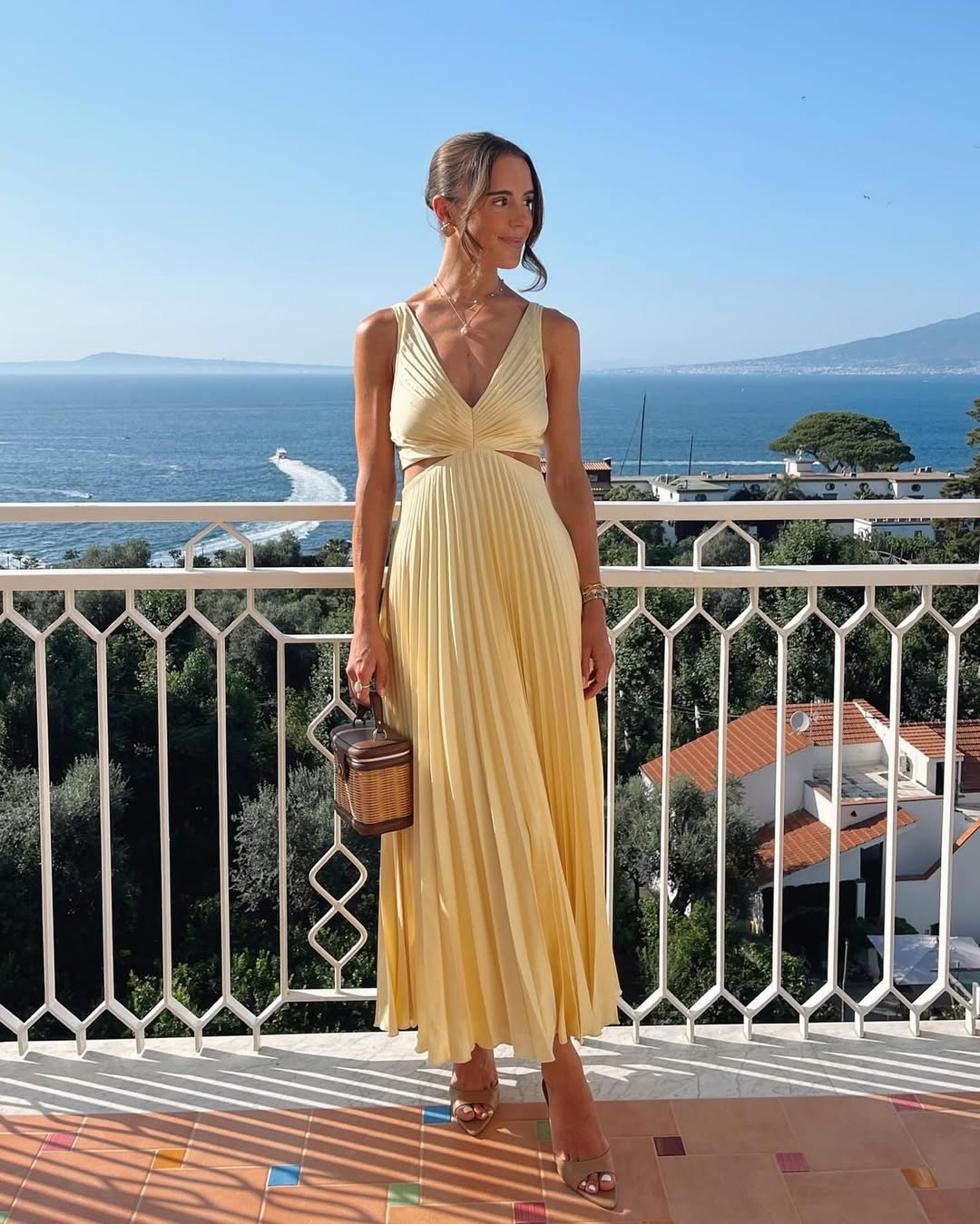 Sarai - Vestido Maxi de Color Sólido con Escote en V a la Moda