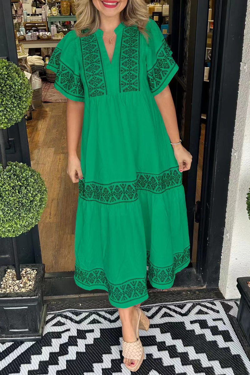 ESTELLA - VESTIDO EN LÍNEA A CON ESCOTE EN V Y PATCHWORK GEOMÉTRICO