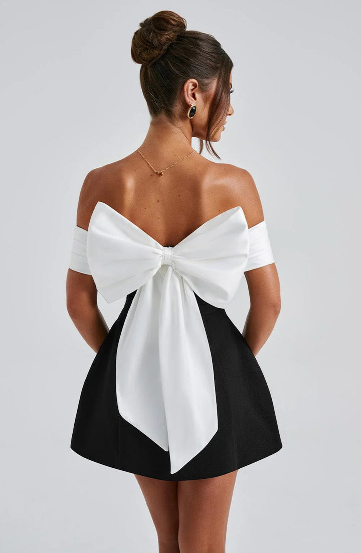KISSES - VESTIDO MINI CON LAZO SOBREDIMENSIONADO