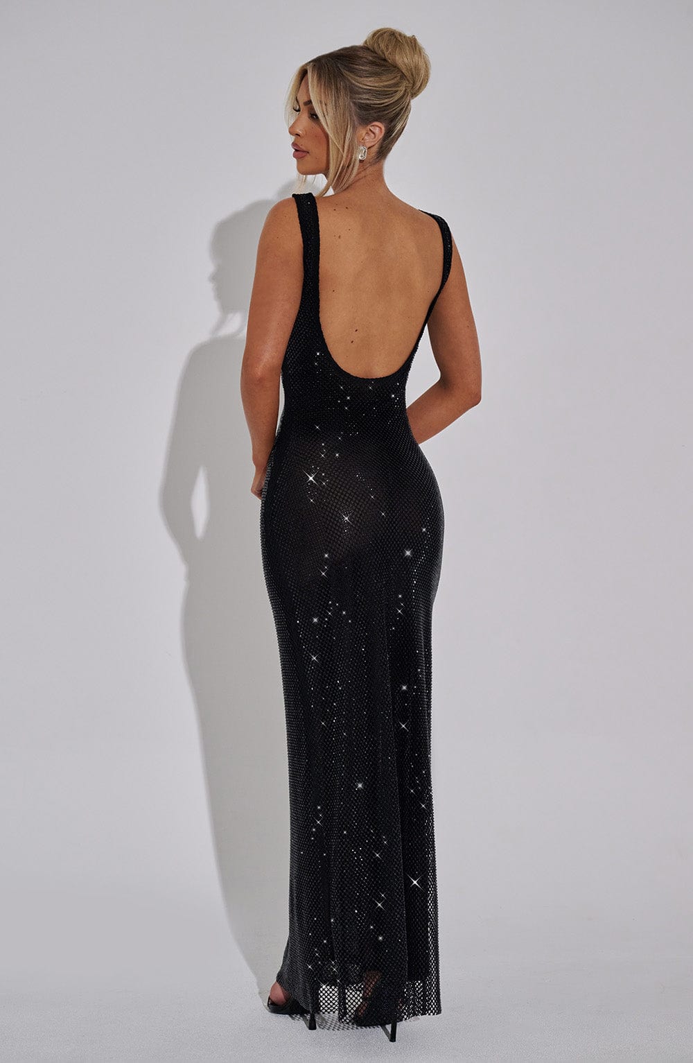YUKI - VESTIDO MAXI DE RED ELÁSTICA PREMIUM