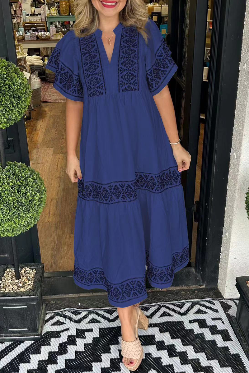 ESTELLA - VESTIDO EN LÍNEA A CON ESCOTE EN V Y PATCHWORK GEOMÉTRICO