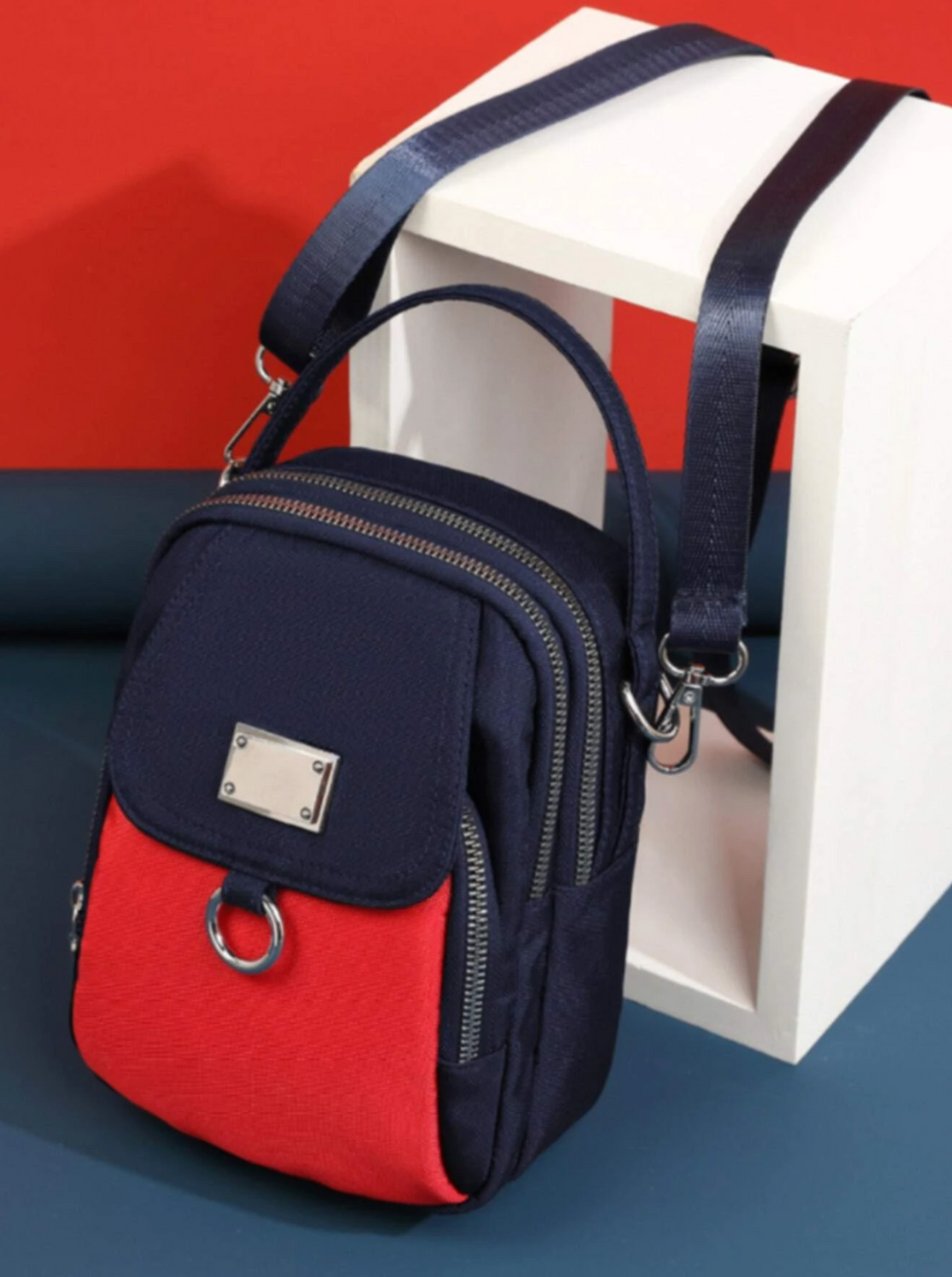 ASPEN - BOLSA DE HOMBRO PARA TODO LO ESENCIAL