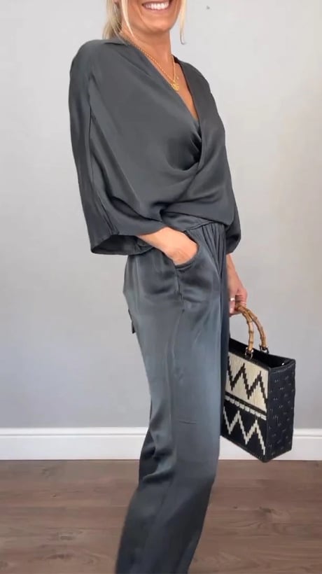 BALENA - CONJUNTO ENVOLVENTE DE TALLA COMPLETA CON BLUSA Y PANTALONES