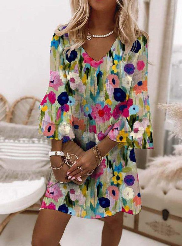 Vestido Mini con Escote en V y Estampado Floral Romántico