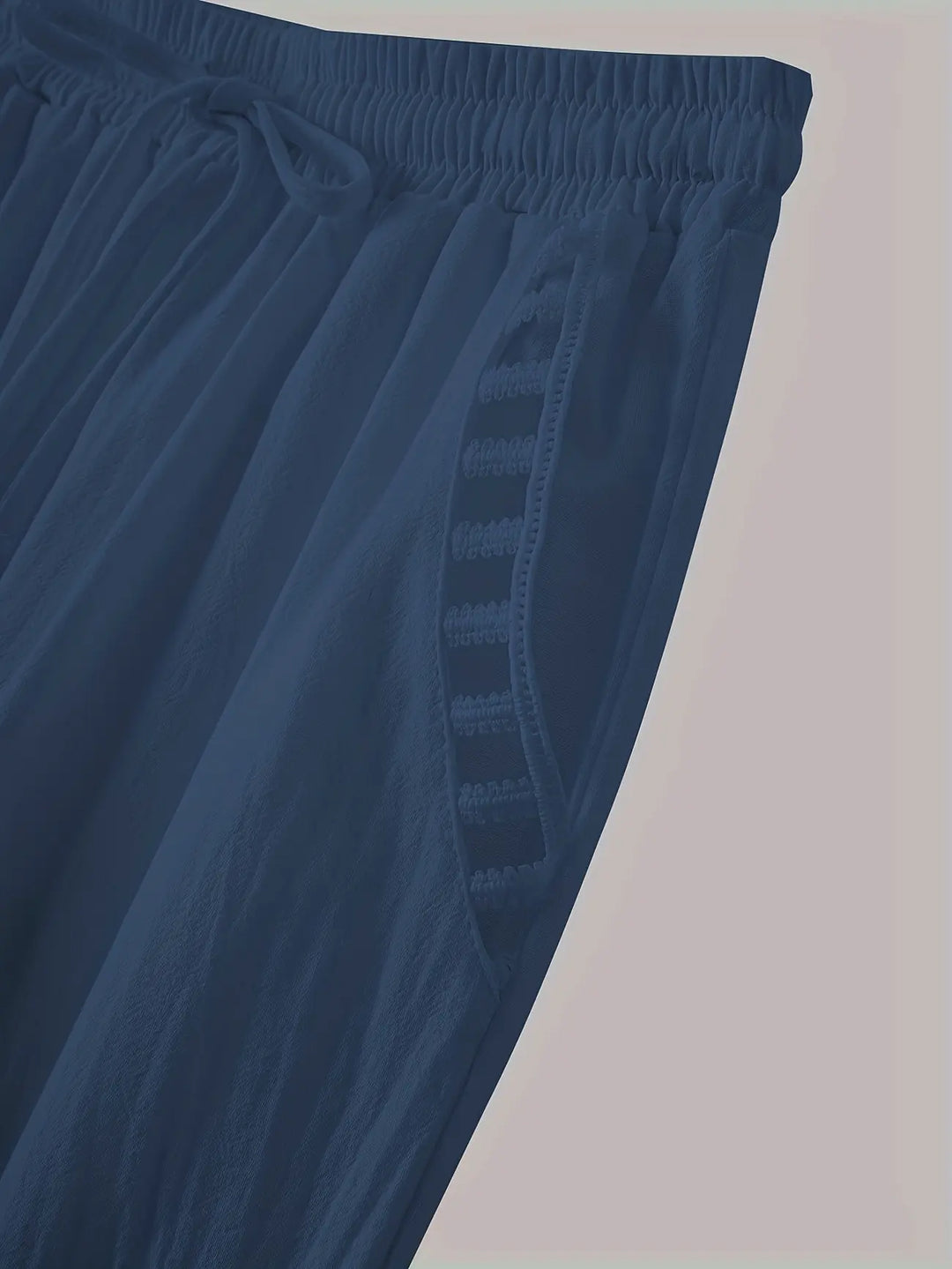 TRIXIE - PANTALONES CORTOS DE LÍNEA MODERNA