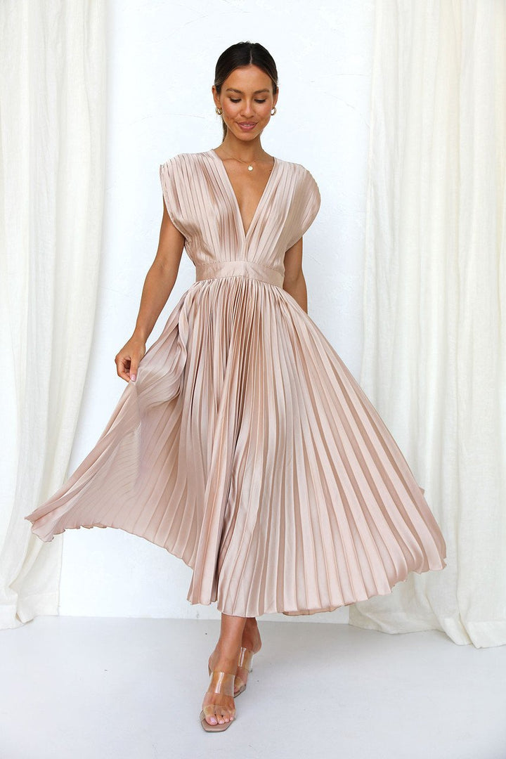 MADISYN - VESTIDO CON FALDA PLISADA Y ESCOTE EN V FLUIDO